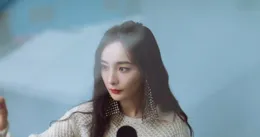 楊冪最新節目錄制造型