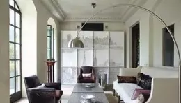 2+2+2六座布局，二排大沙發、彩電都有，240L前備廂，豪華大氣！就等價格了！