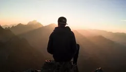 熱愛讀書的「工地大叔」，何以打動人心？