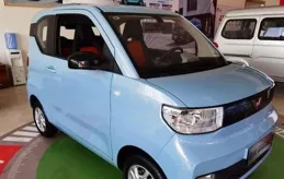 無壓力低成本投入，五菱之光改裝簡易床車，小麵包露營車自由穿梭