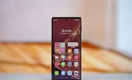 對標華為MateXT！安卓首款量產三折疊屏手機，今年就會登場