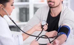 高血壓中風的人越來越多？再三勸告：天熱寧可多喝水也別做5事